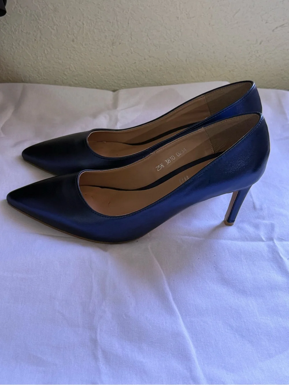 Classic Pointed-Toe High Heels in Navy